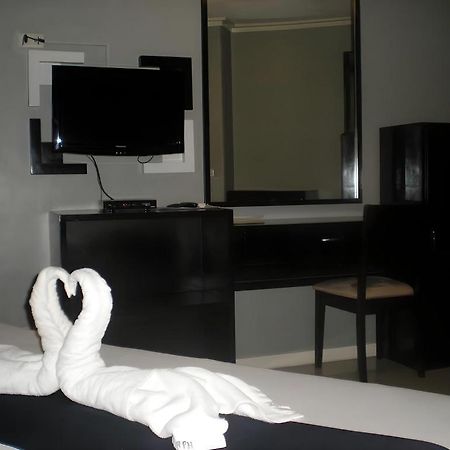 Richmond Plaza Hotel Tabok Ngoại thất bức ảnh